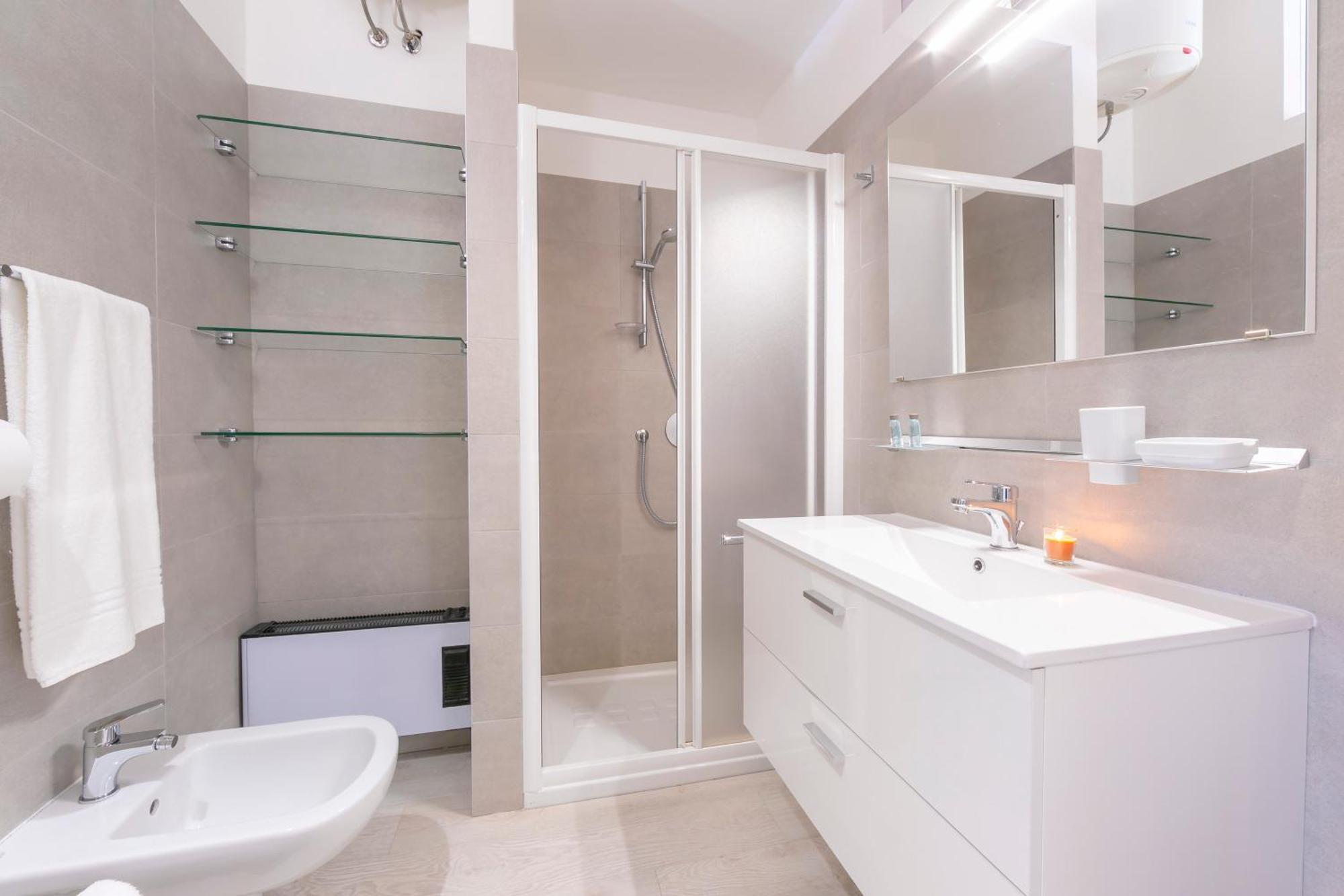 Blu Lake Apartment On Ghiffa Beach - Happy Rentals Екстериор снимка