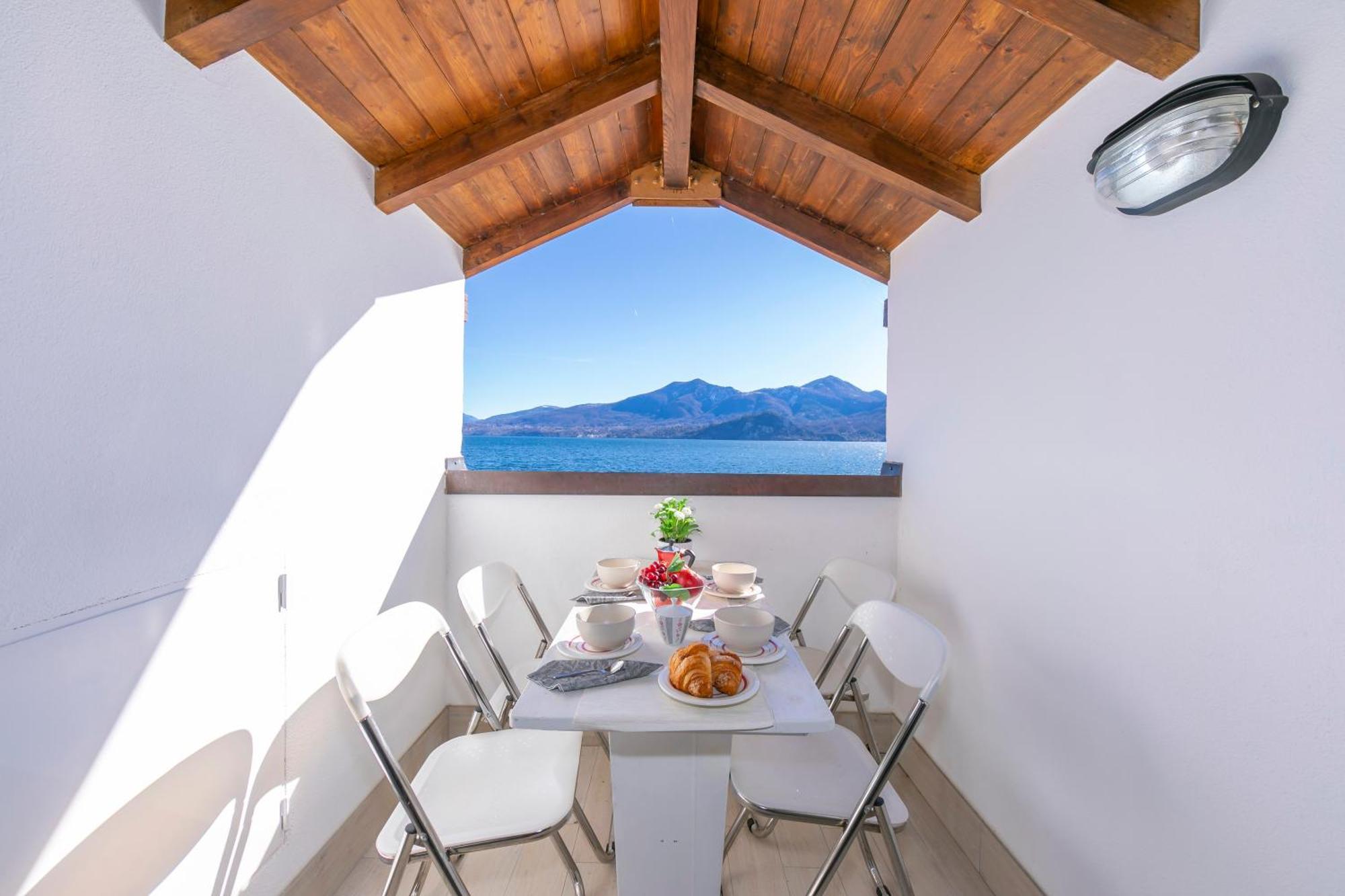 Blu Lake Apartment On Ghiffa Beach - Happy Rentals Екстериор снимка