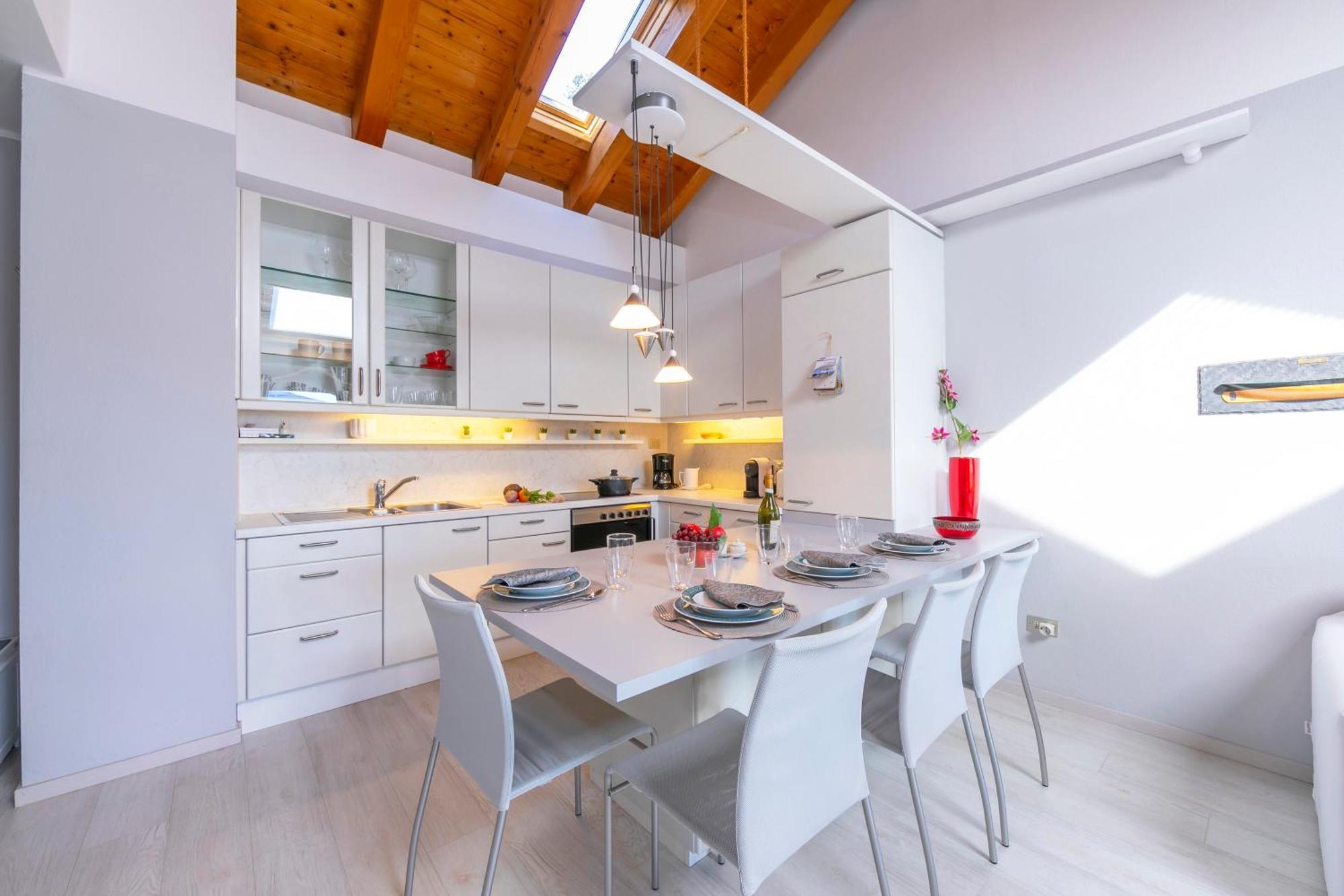 Blu Lake Apartment On Ghiffa Beach - Happy Rentals Екстериор снимка