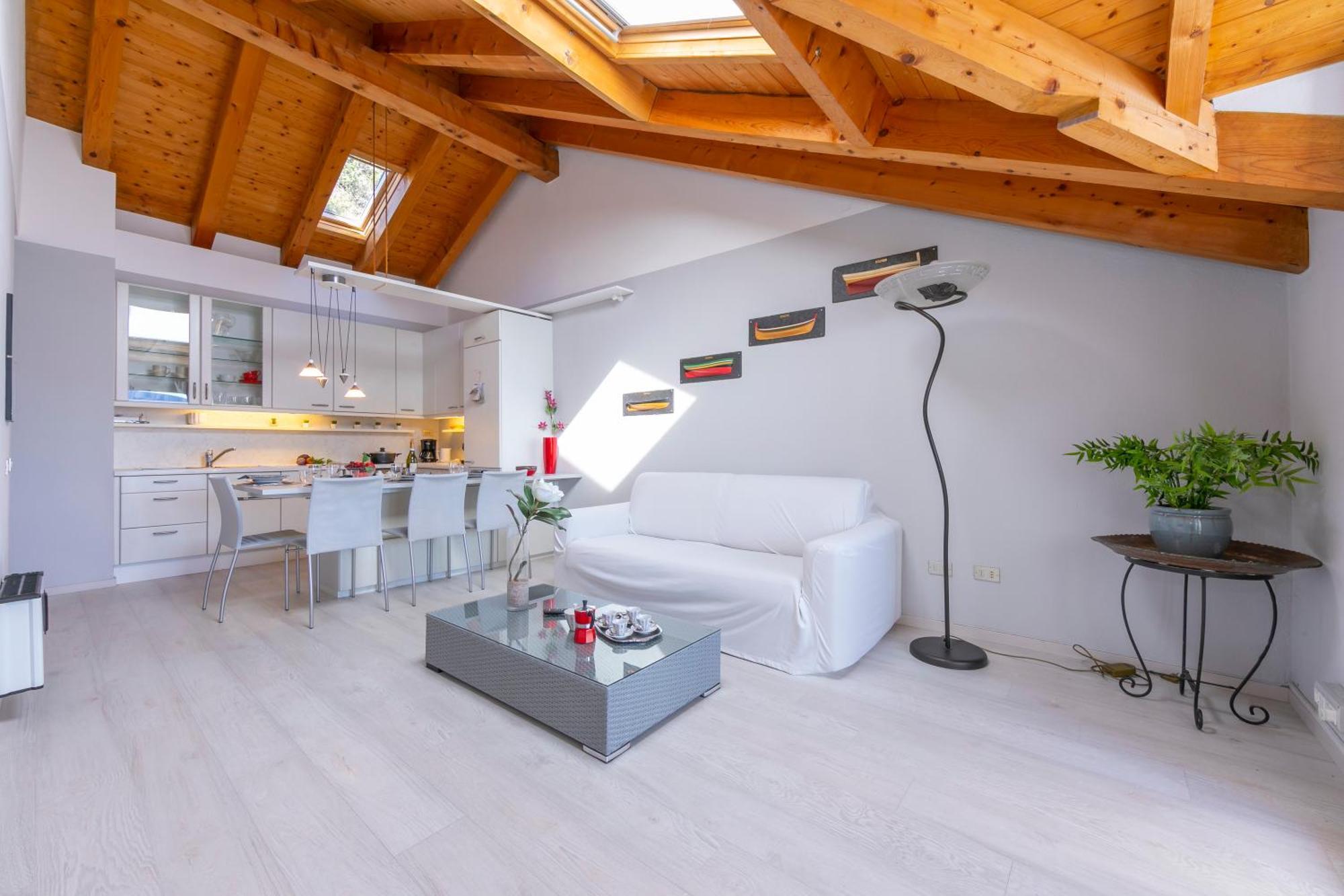 Blu Lake Apartment On Ghiffa Beach - Happy Rentals Екстериор снимка