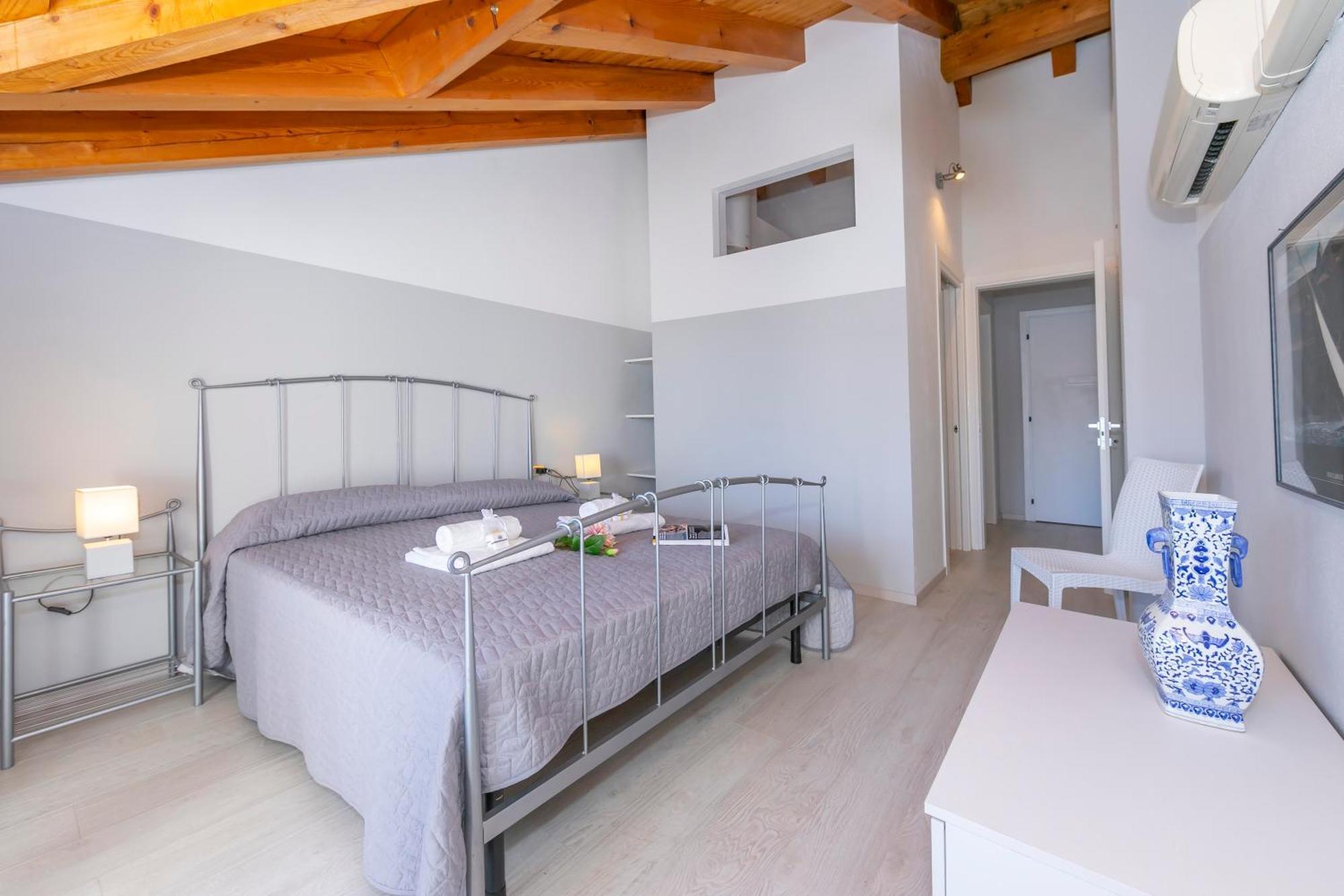 Blu Lake Apartment On Ghiffa Beach - Happy Rentals Екстериор снимка